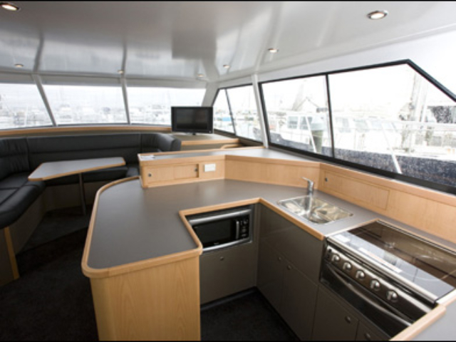 Roger Hill 14m semi-displacement powercat