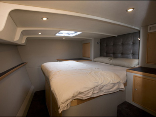 Roger Hill 14m semi-displacement powercat