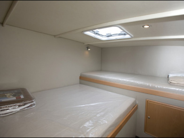 Roger Hill 14m semi-displacement powercat