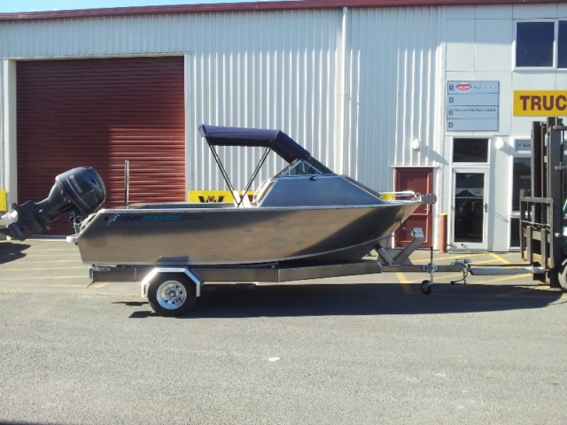 Kingfisher 535 Cuddy