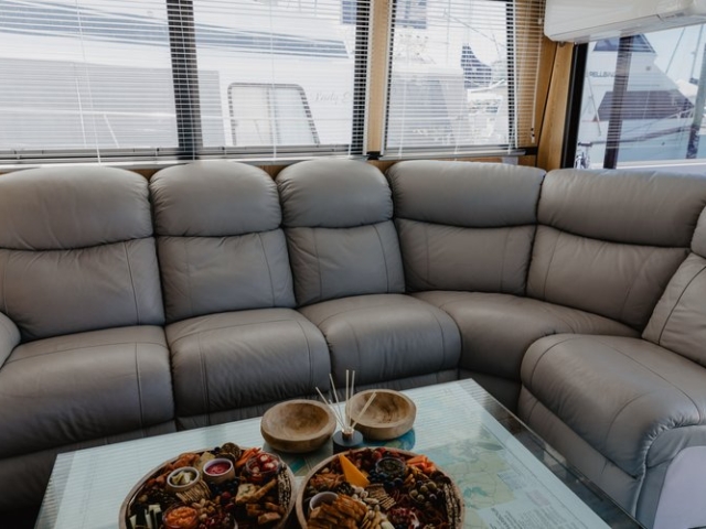 Leisure Cat Houseboats 11-12m