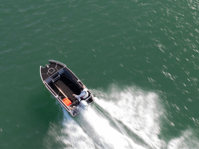 390 Powercat Side Console