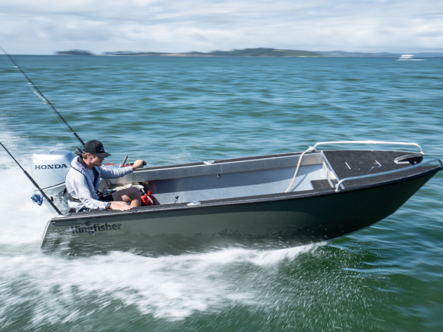 390 Powercat Side Console