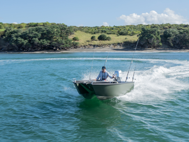 390 Powercat Side Console