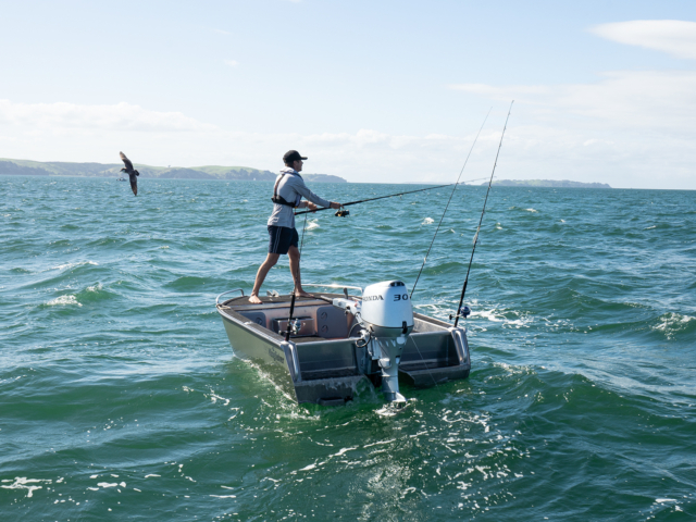 390 Powercat Side Console