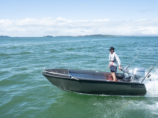 390 Powercat Side Console