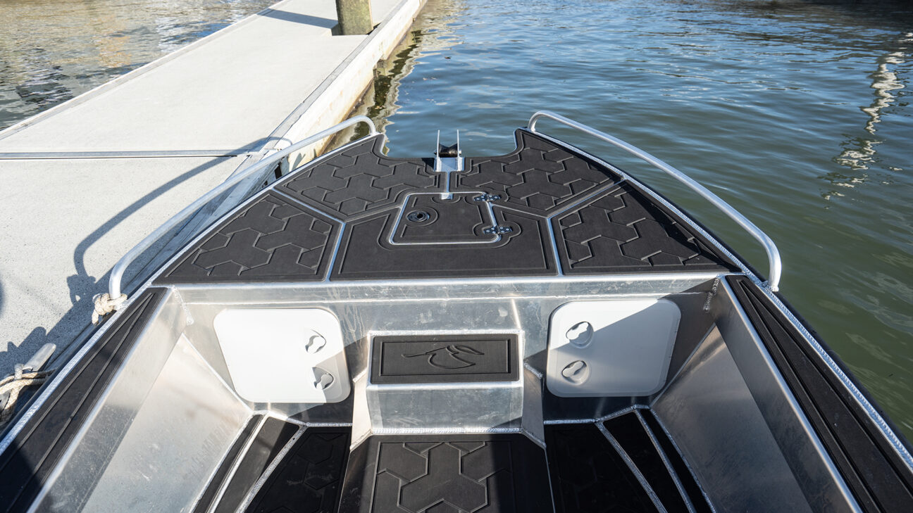 390 Powercat Side Console