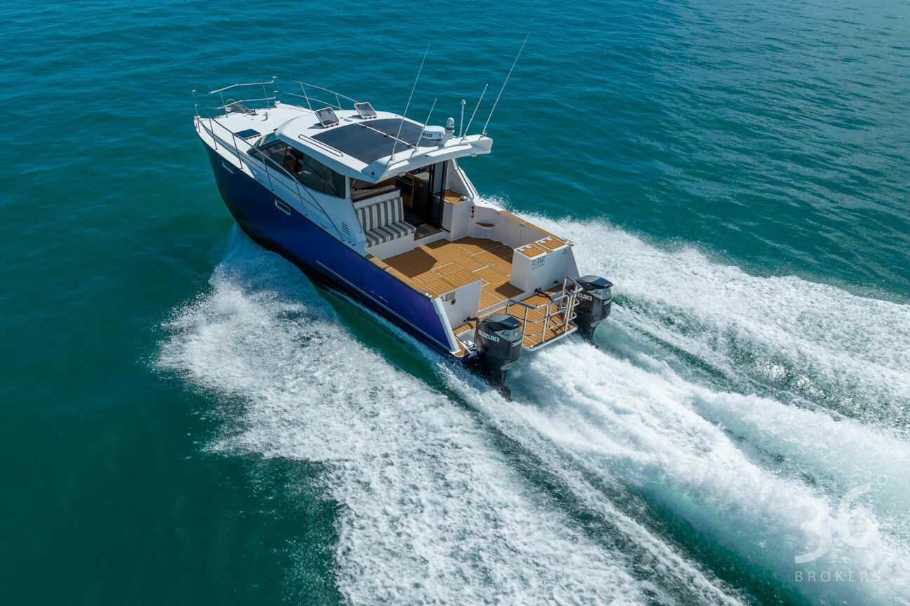 11m Power Catamaran