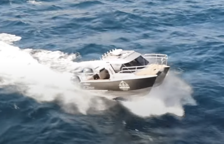 670 Powercat Rough Water