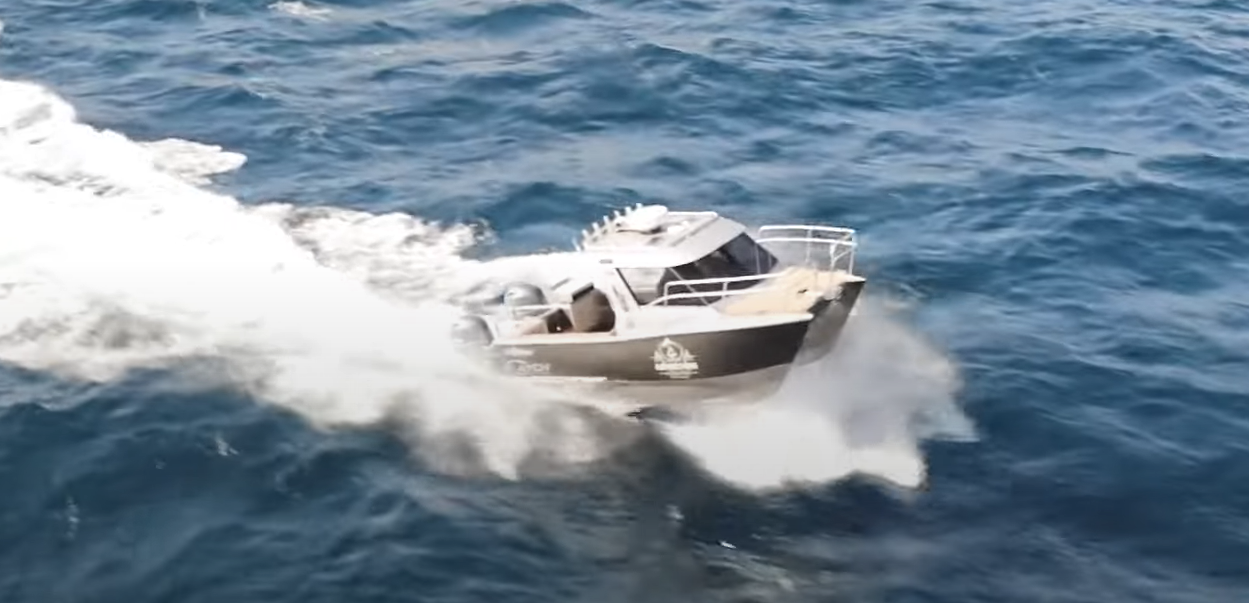 670 Powercat Rough Water