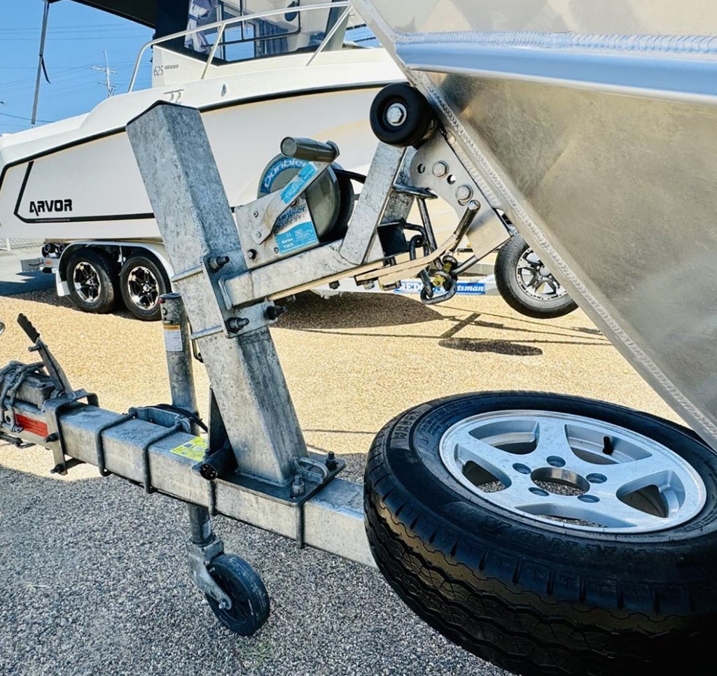 L & R Boat Latch Kit for Aluminium Boats under 7.5 Metres - Image 5